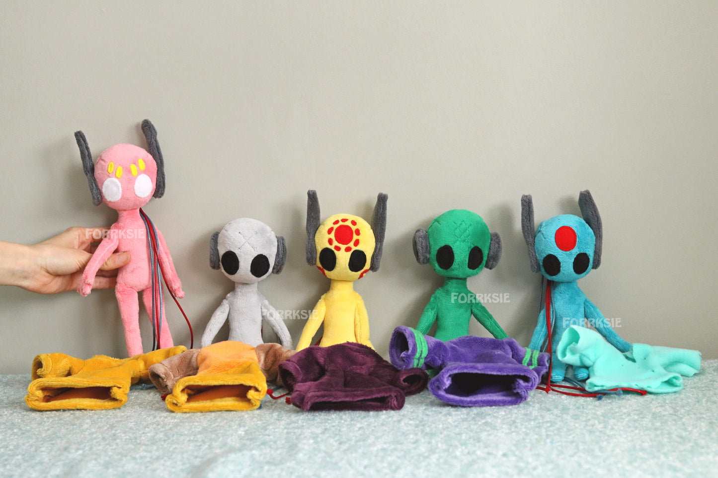 PRE-ORDER iterator plushie 11 inches, Rain World, Downpour, with MAGNETS