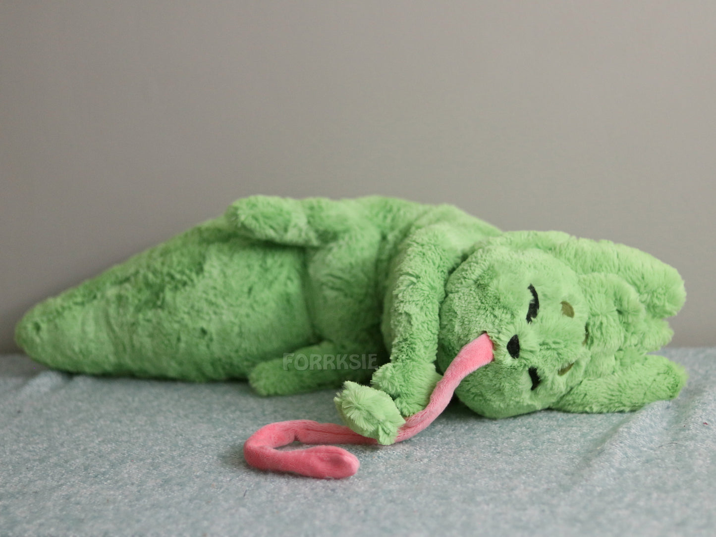 PRE-ORDER 30 inches Saint, Rain World plush (BACK IN FALL 2025)