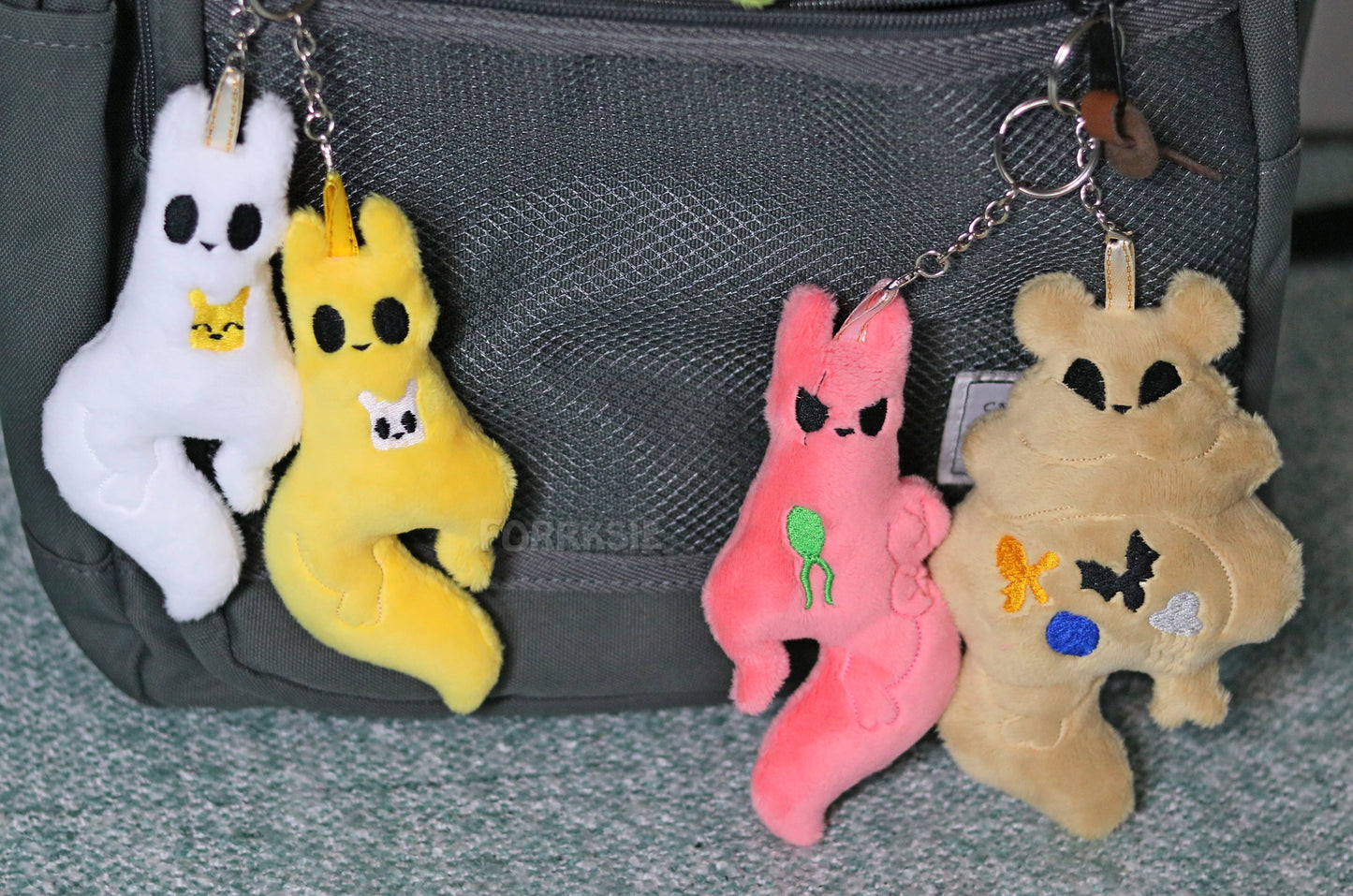 Charms Rain World, Slugcat keychains - READY TO SHIP