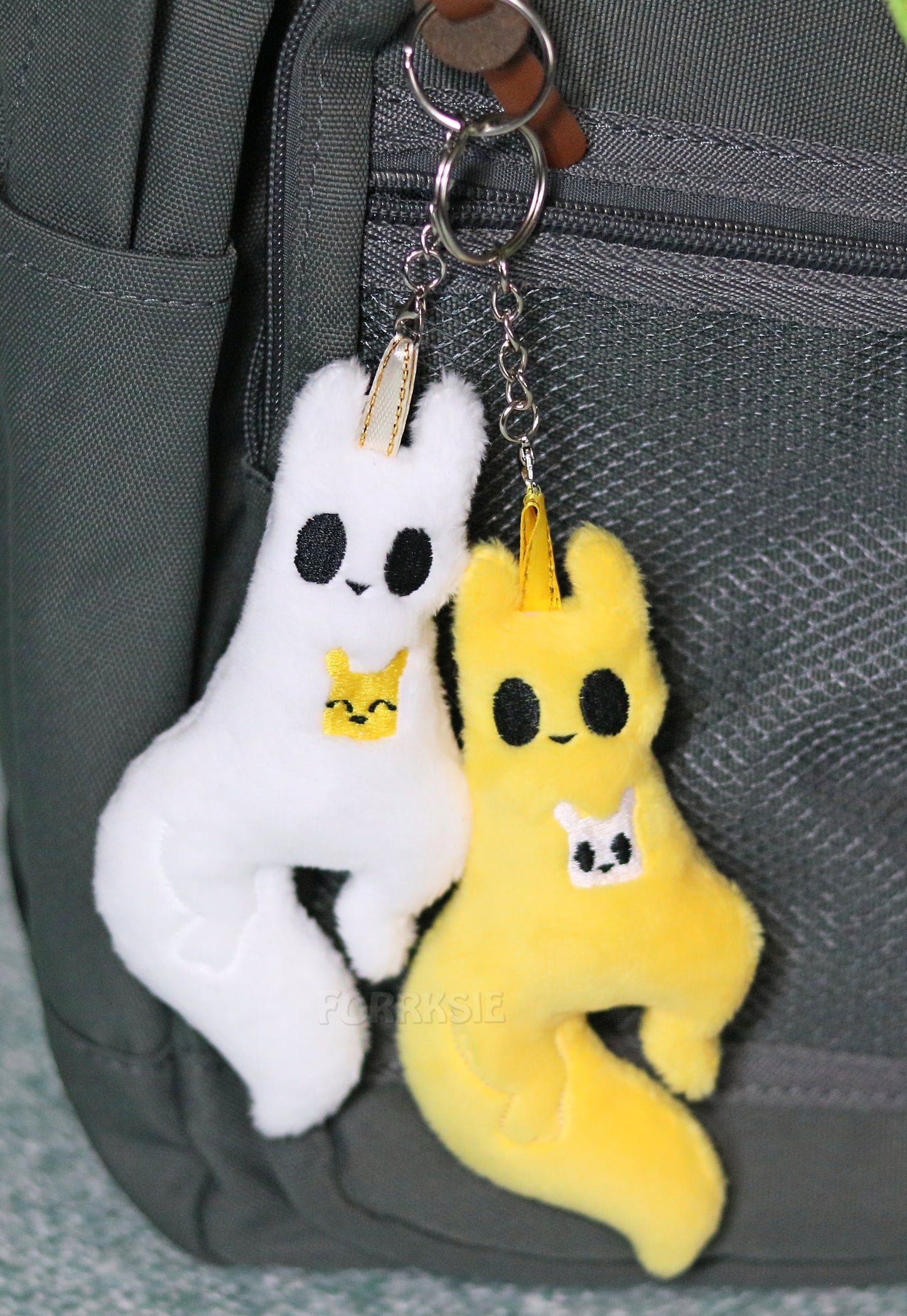 Charms Rain World, Slugcat keychains - READY TO SHIP