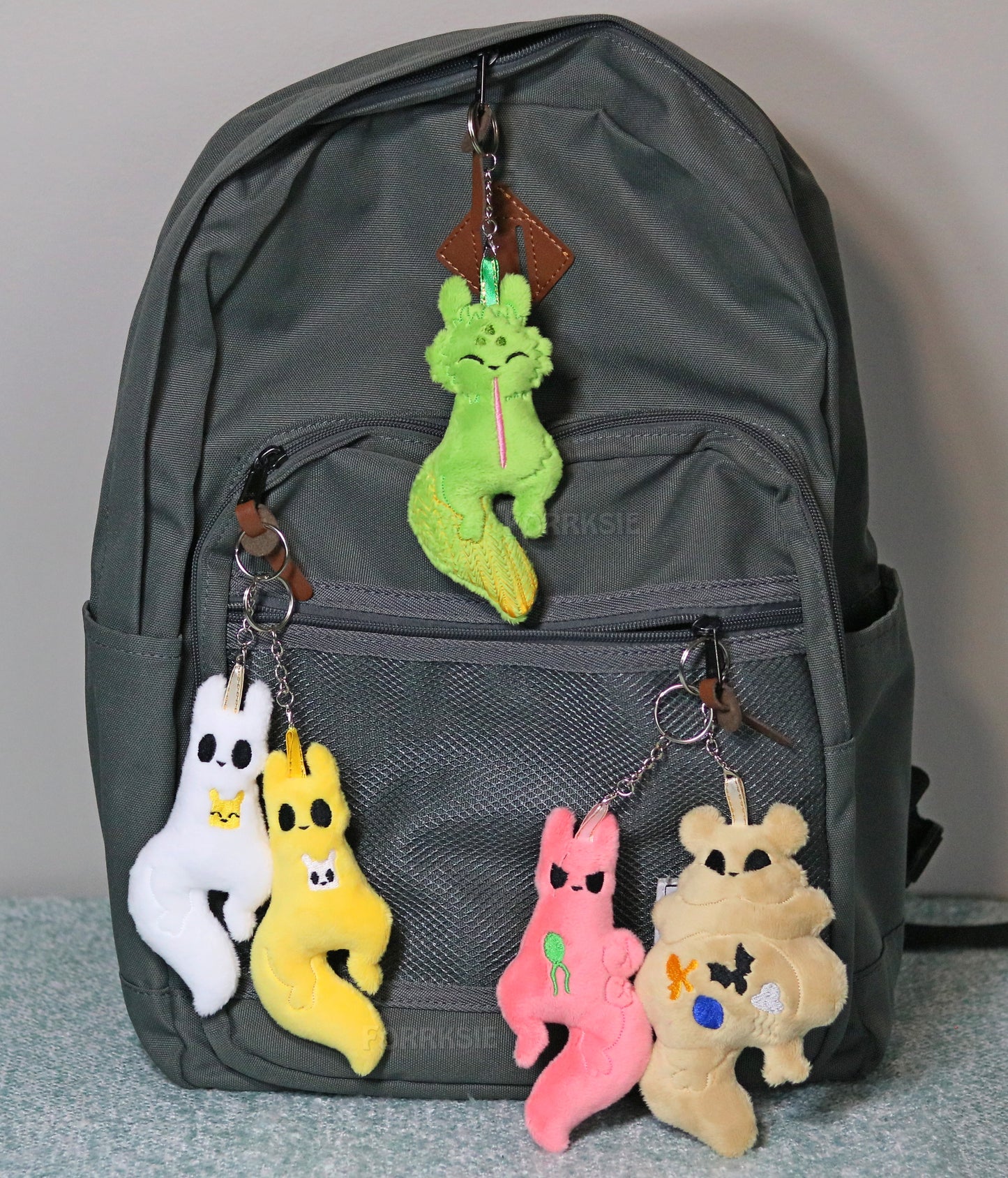 Charms Rain World, Slugcat keychains - READY TO SHIP