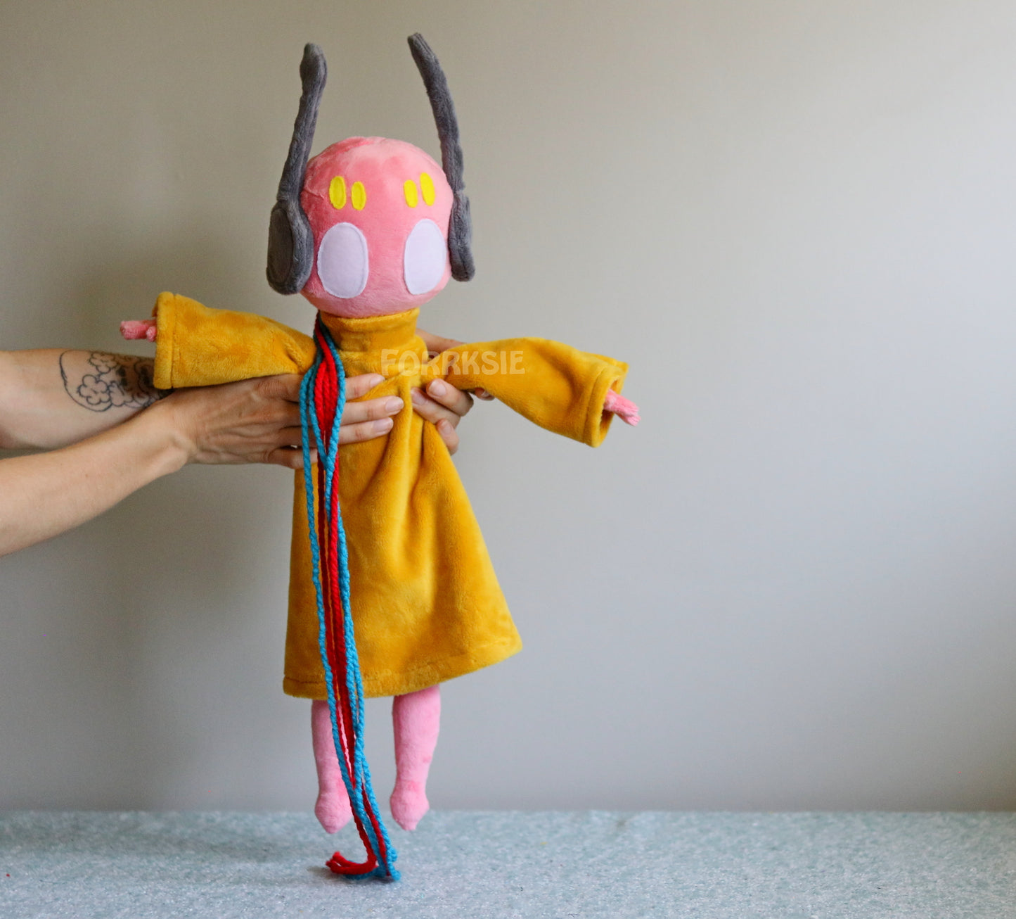 PRE-ORDER iterator plushie 57cm/22.5 inches, Rain World, Downpour, with MAGNETS