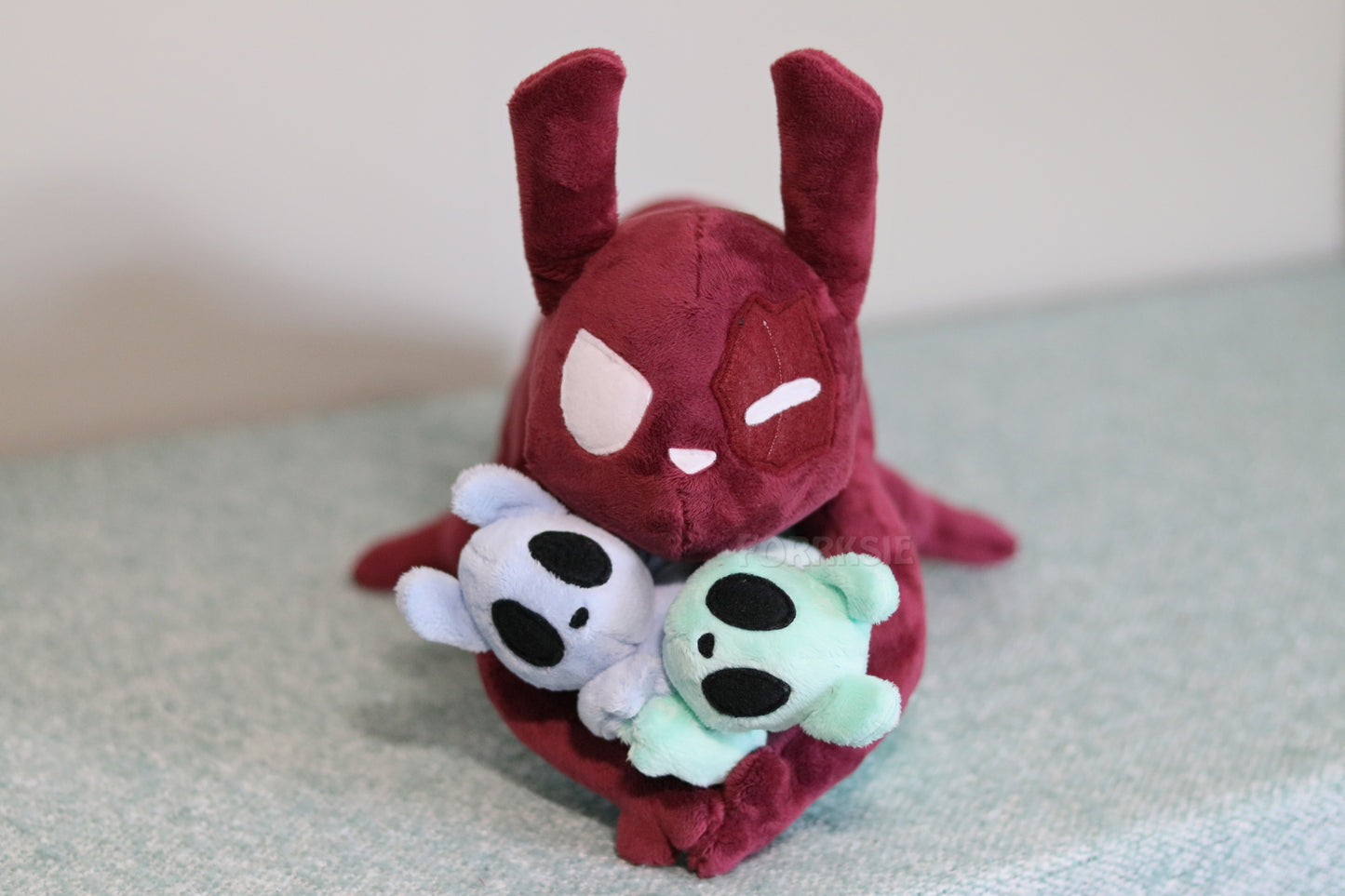 24 inches Artificer plushie WITH pups, laying down pose, Rain World plush - READY TO SHIP