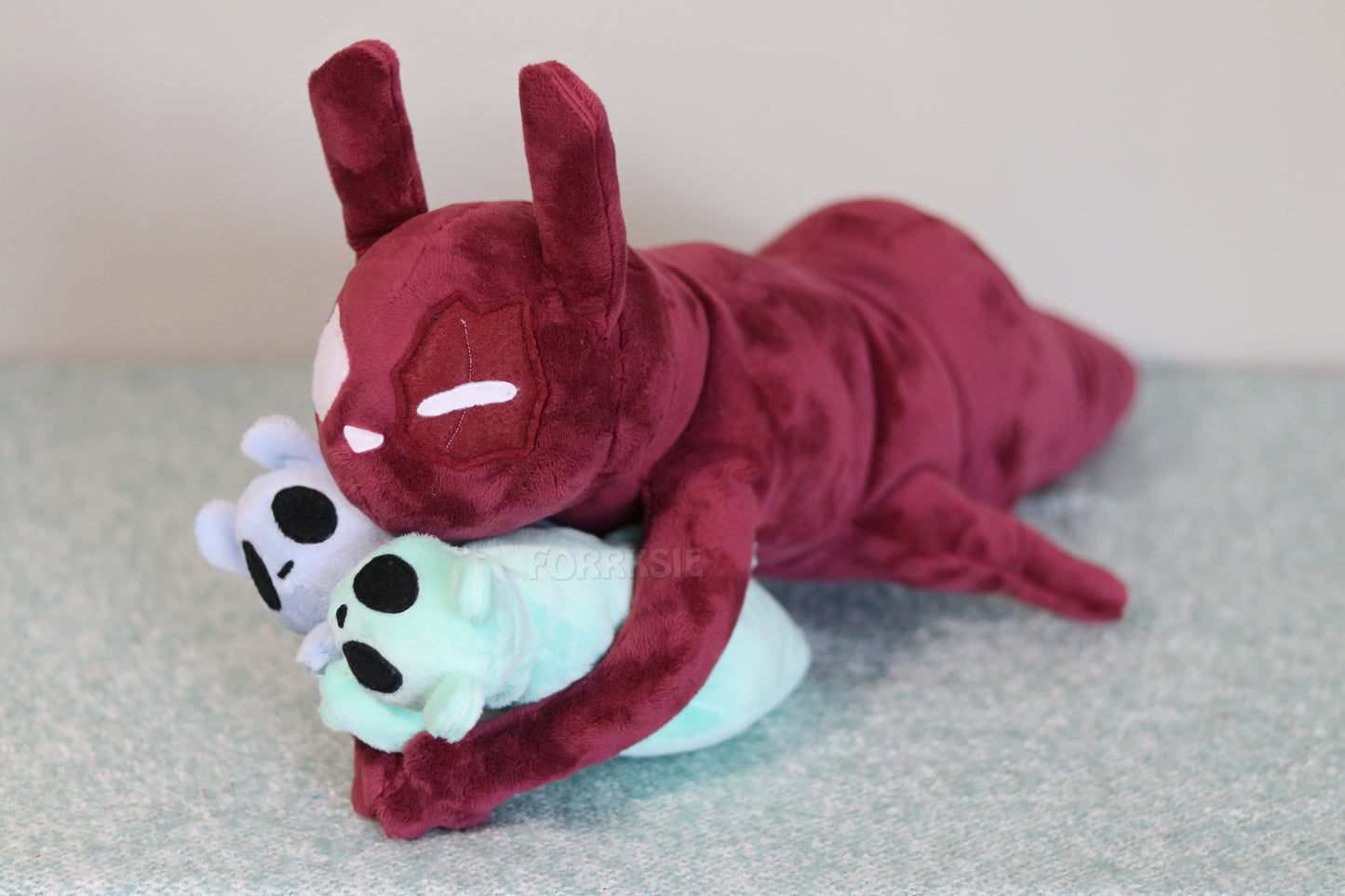 24 inches Artificer plushie WITH pups, laying down pose, Rain World plush - READY TO SHIP