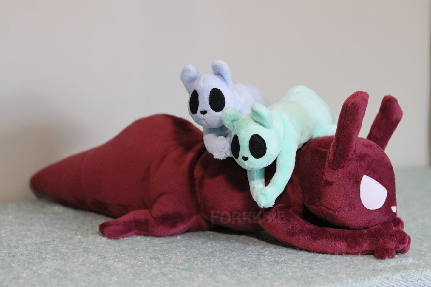 24 inches Artificer plushie WITH pups, laying down pose, Rain World plush - READY TO SHIP