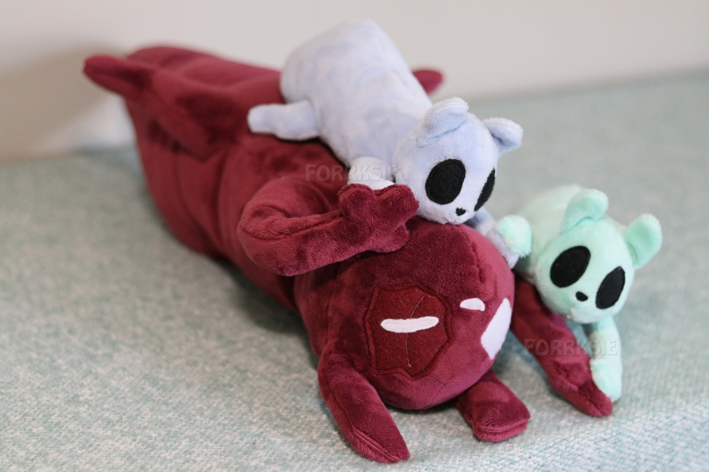 24 inches Artificer plushie WITH pups, laying down pose, Rain World plush - READY TO SHIP