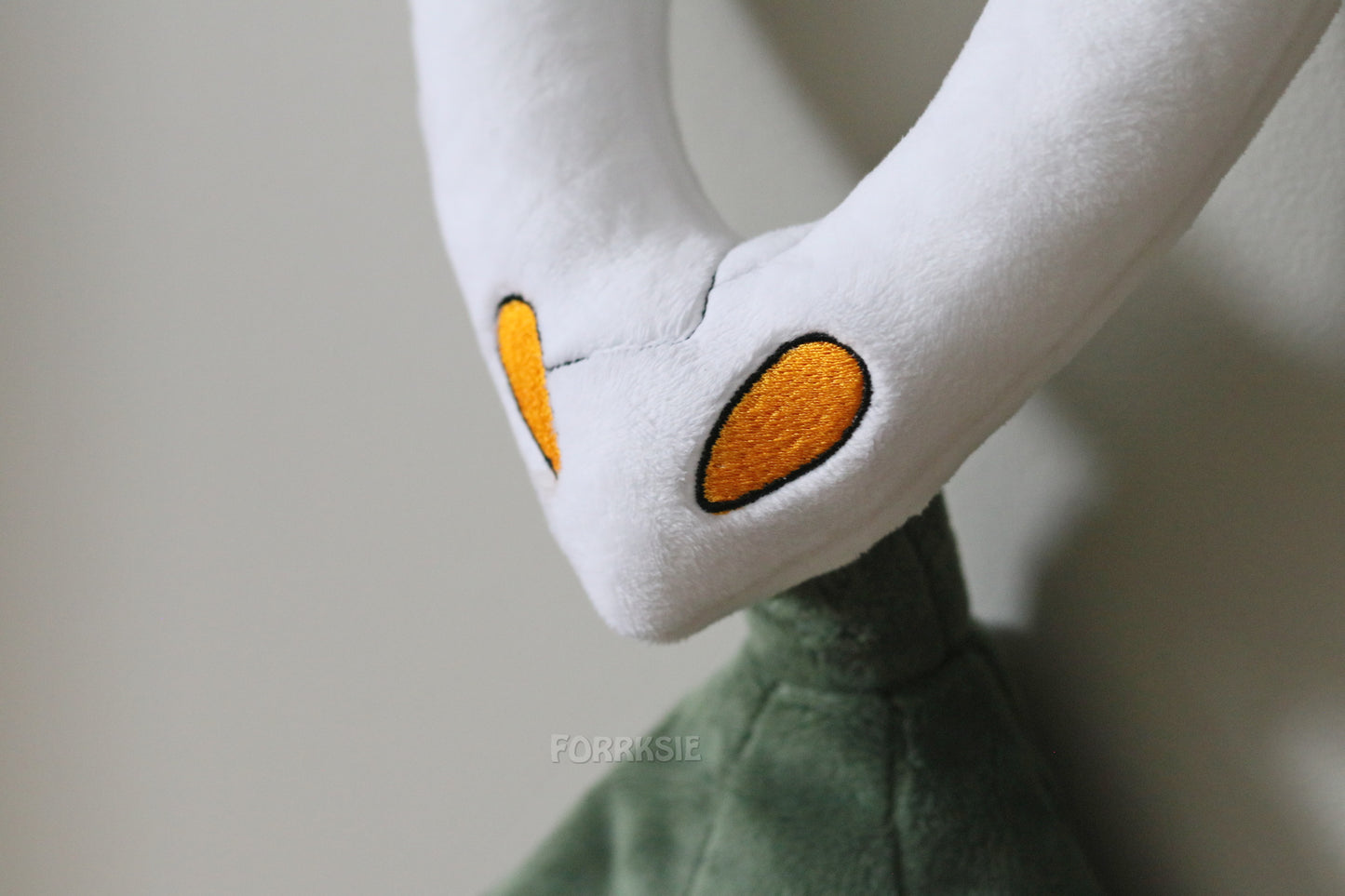 PRE-ORDER Hollow Knight/Pure Vessel plush, 82cm/32"