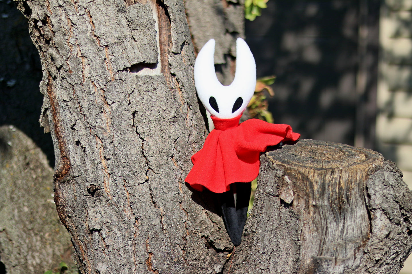 PRE-ORDER Hornet plush, 35cm/13.7" (with magnets)