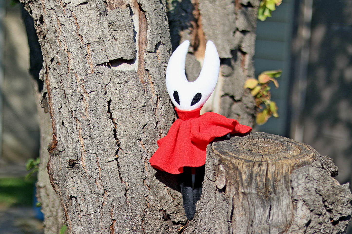 PRE-ORDER Hornet plush, 35cm/13.7" (with magnets)