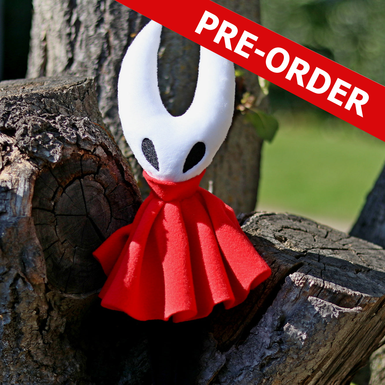 PRE-ORDER Hornet plush, 35cm/13.7" (with magnets)